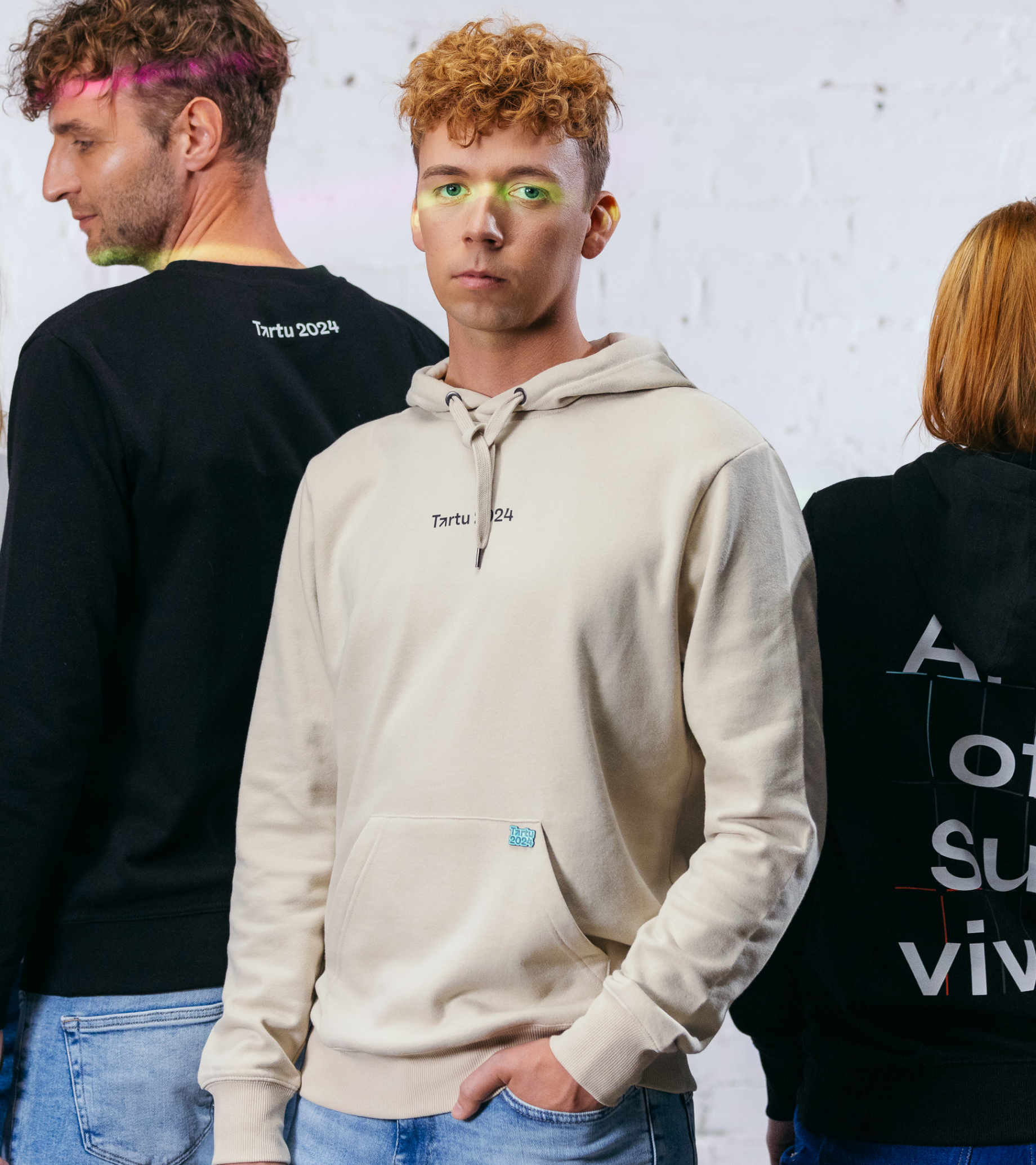 Tartu 2024 beež kapuutsiga pusa