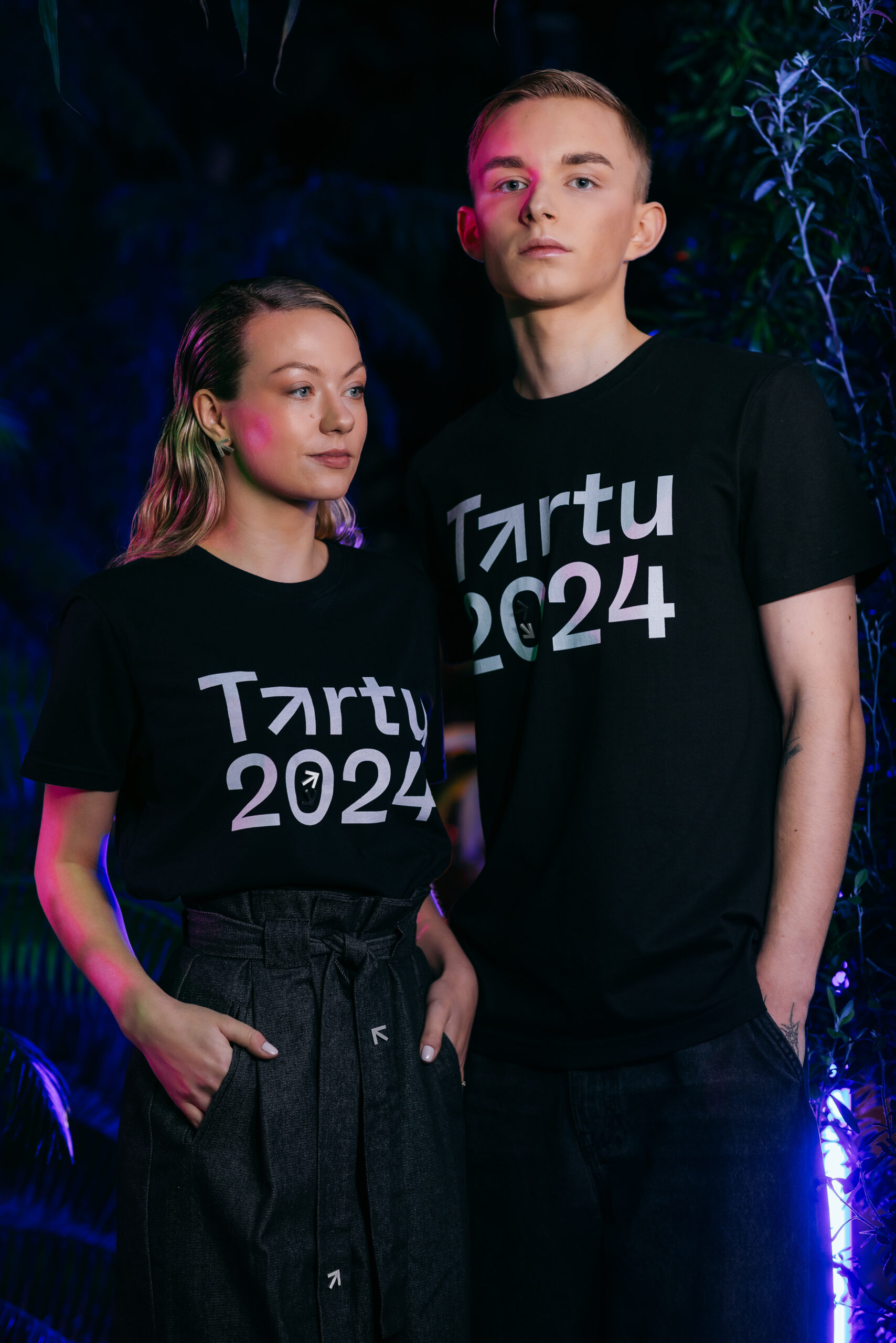 Tartu 2024 musta värvi pluus